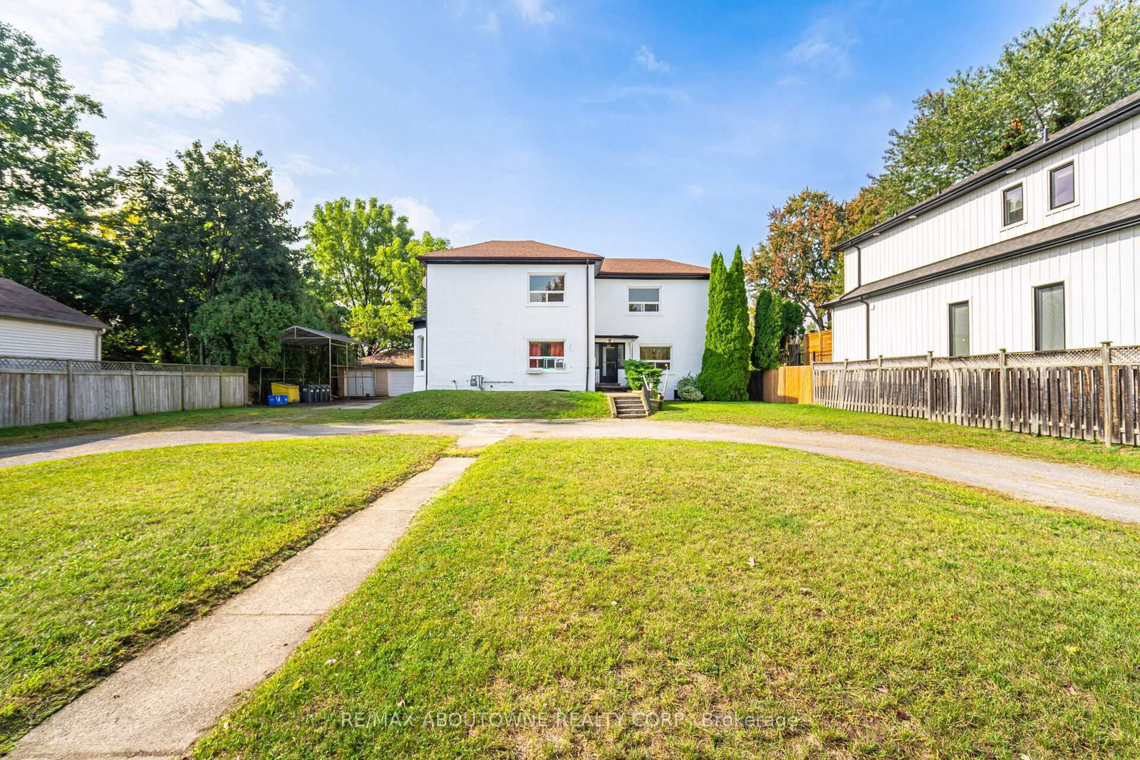 486 Holtby Avenue, Unit 3 - Photo 2