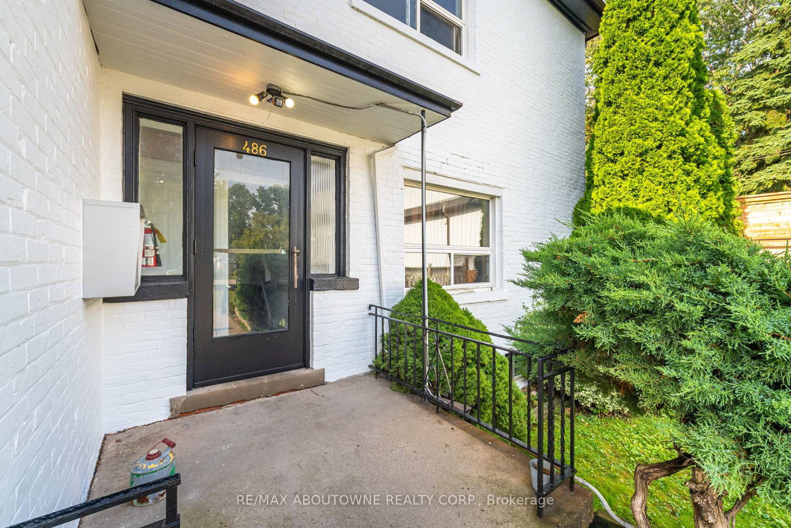 486 Holtby Avenue, Unit 3 - Photo 3