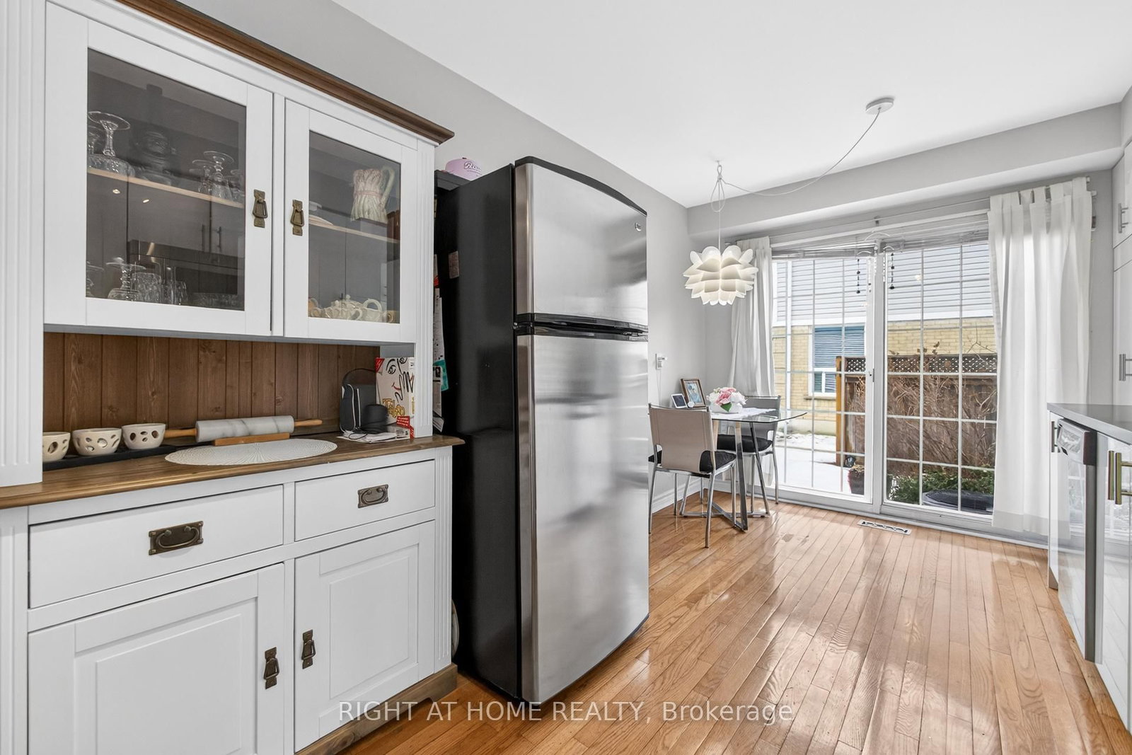 Townhouse for sale at 25 Heathcliffe Square, Brampton, Ontario, L6S 5R6 - Central Park - MLS: W12683642