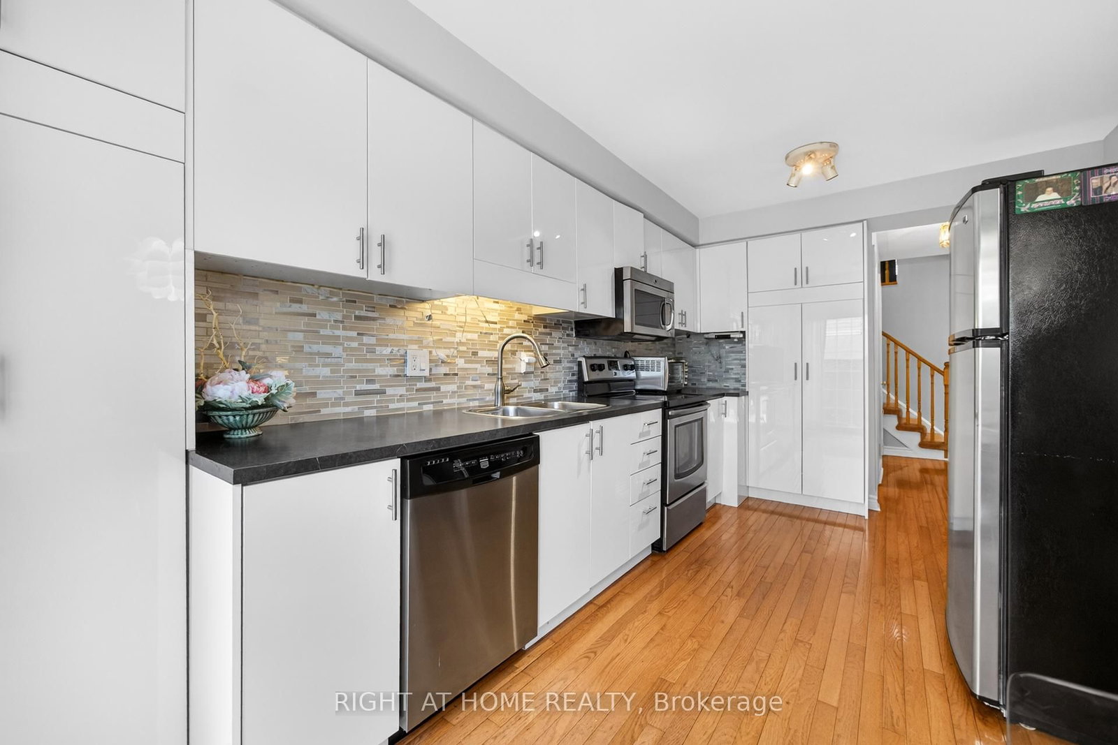 Townhouse for sale at 25 Heathcliffe Square, Brampton, Ontario, L6S 5R6 - Central Park - MLS: W12683642