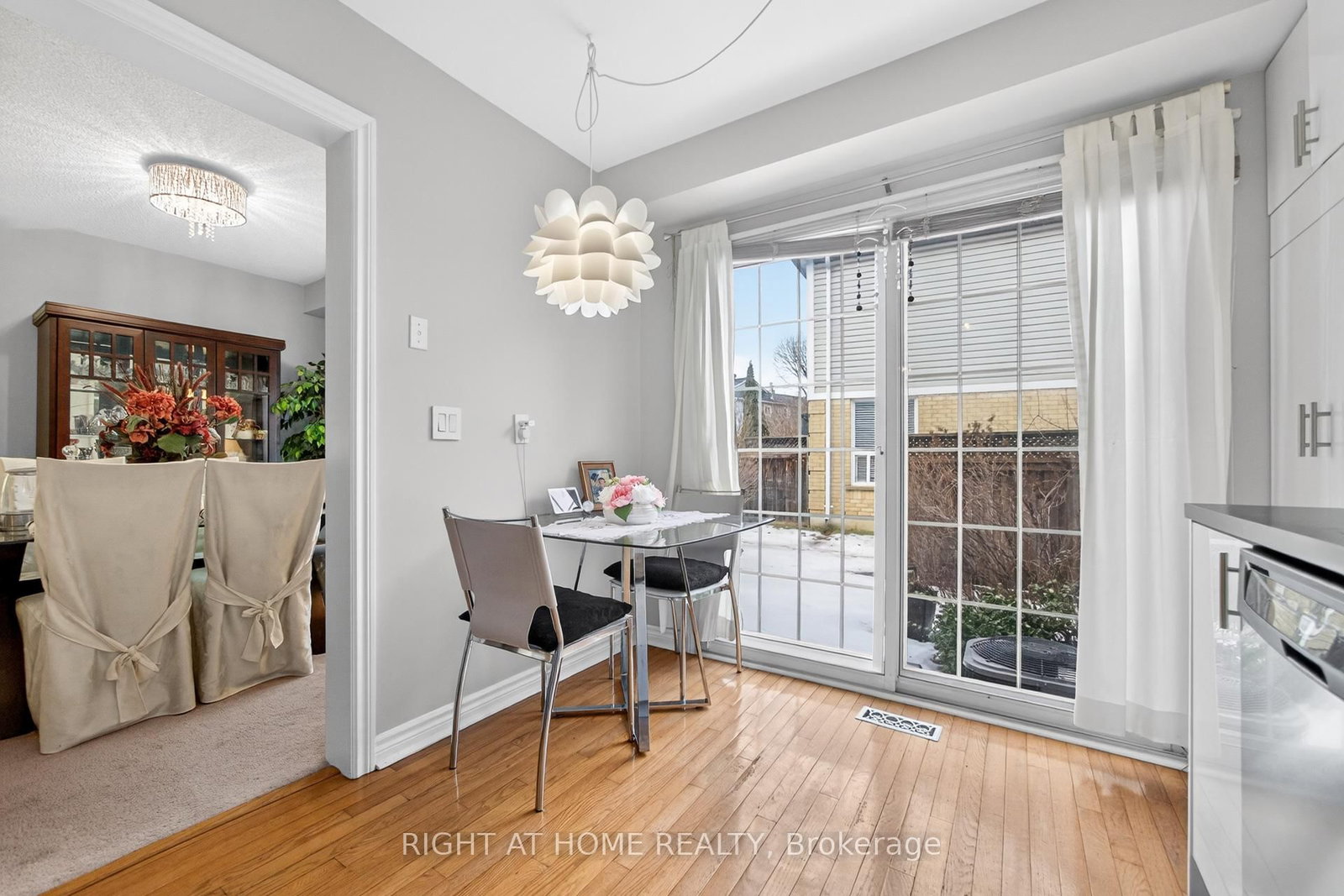 Townhouse for sale at 25 Heathcliffe Square, Brampton, Ontario, L6S 5R6 - Central Park - MLS: W12683642