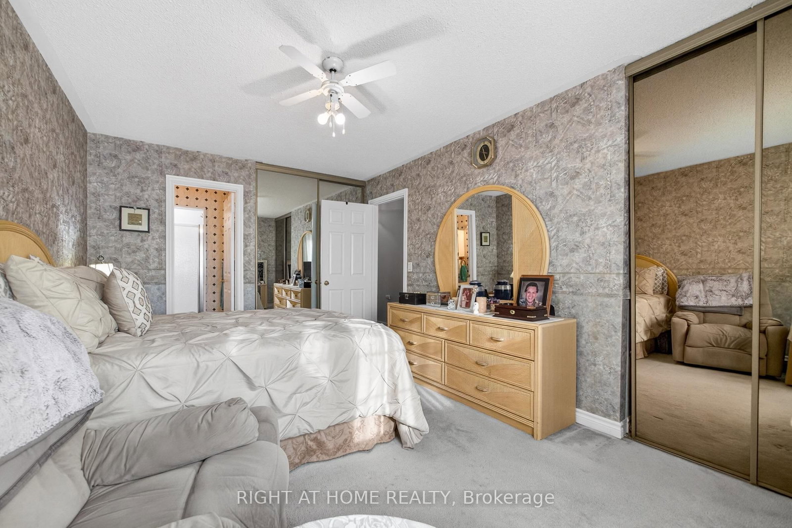 Townhouse for sale at 25 Heathcliffe Square, Brampton, Ontario, L6S 5R6 - Central Park - MLS: W12683642