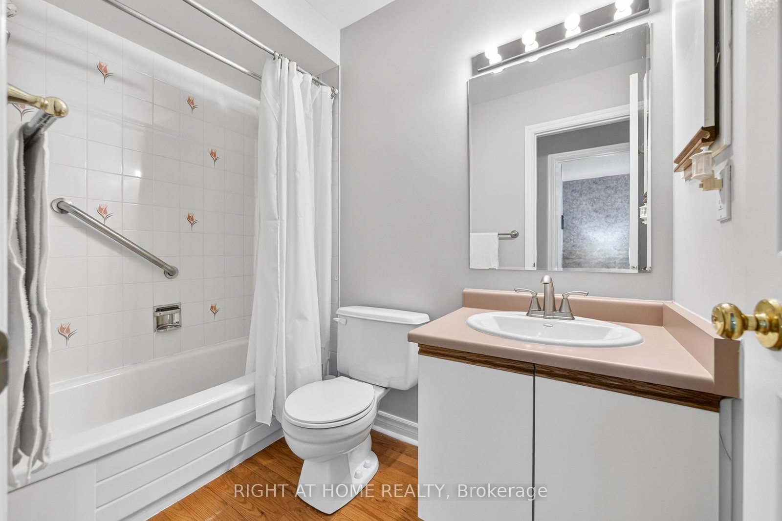 Townhouse for sale at 25 Heathcliffe Square, Brampton, Ontario, L6S 5R6 - Central Park - MLS: W12683642