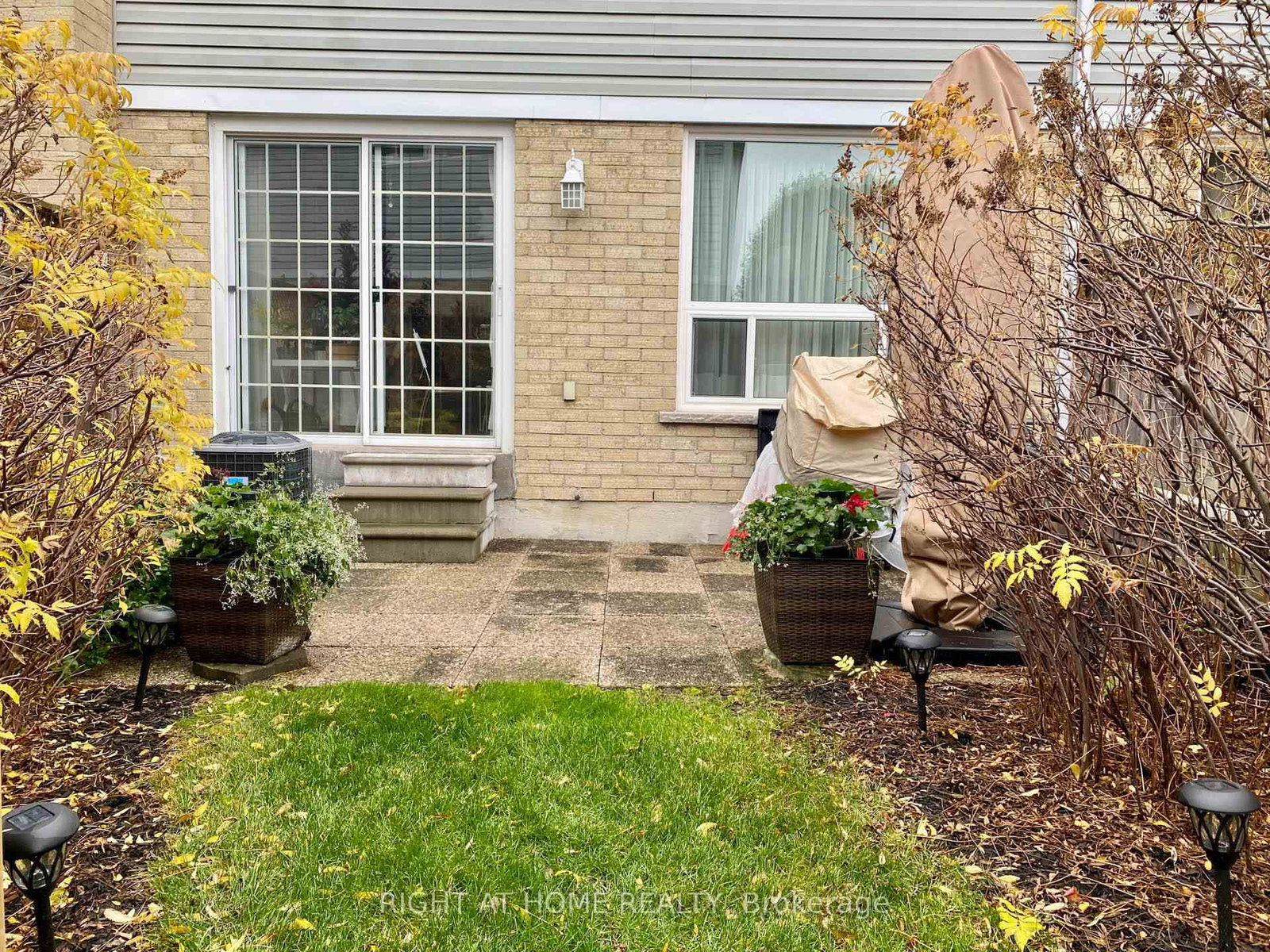 Townhouse for sale at 25 Heathcliffe Square, Brampton, Ontario, L6S 5R6 - Central Park - MLS: W12683642