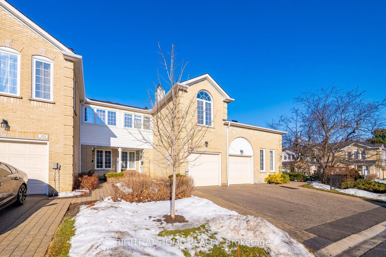 Townhouse for sale at 25 Heathcliffe Square, Brampton, Ontario, L6S 5R6 - Central Park - MLS: W12683642