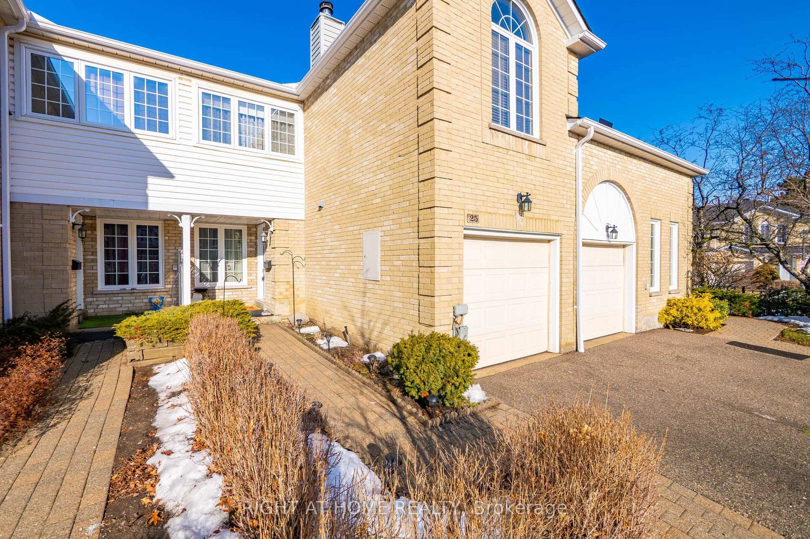 Townhouse for sale at 25 Heathcliffe Square, Brampton, Ontario, L6S 5R6 - Central Park - MLS: W12683642