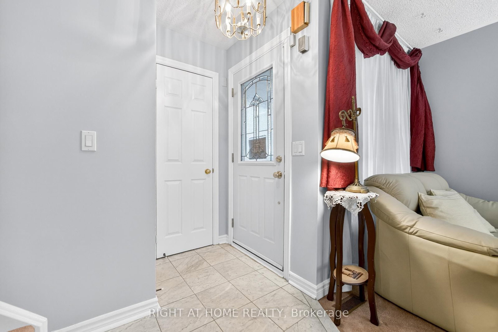 Townhouse for sale at 25 Heathcliffe Square, Brampton, Ontario, L6S 5R6 - Central Park - MLS: W12683642