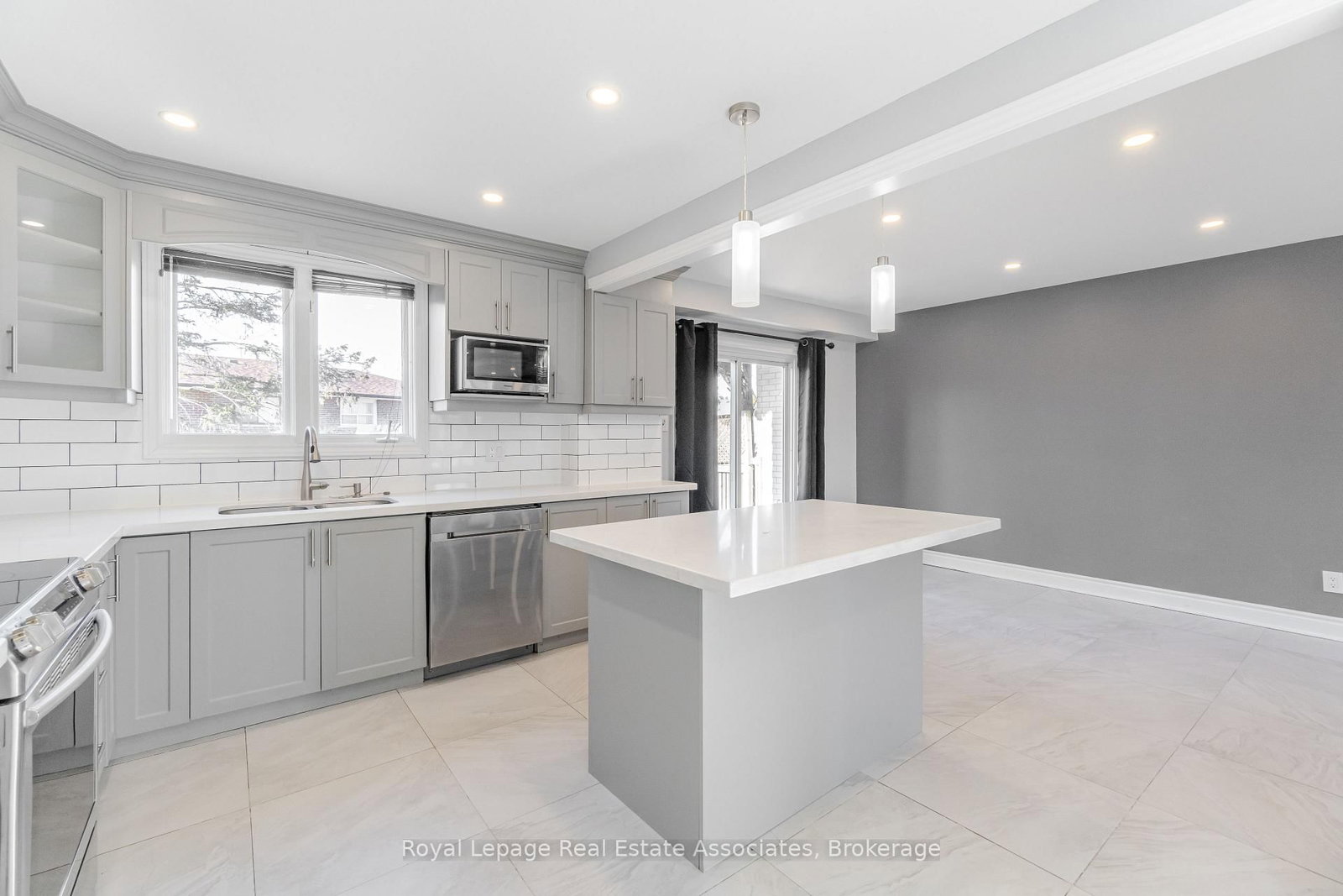 Semi-Detached House for sale at 91 Bruce beer Drive, Brampton, Ontario, L6V 2Z7 - Madoc - MLS: W12683728