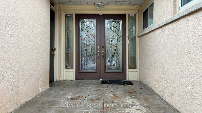 11 Conamore Cres, Toronto, M3J 1H2 | Image 3