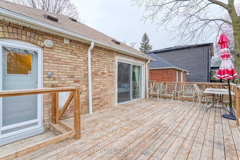 Lower - 133 Meadowvale Dr, Toronto, M8Z 3K2 | Image 2