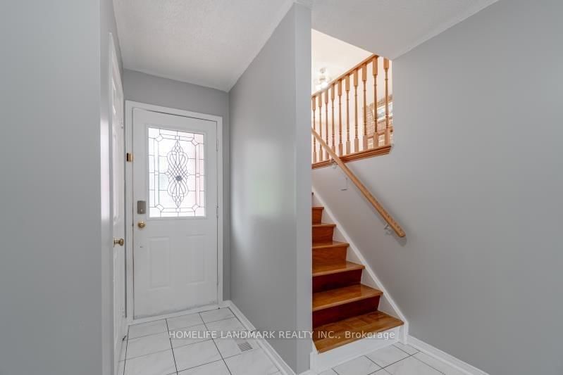 Upper - 5235 Astwell Ave, Mississauga, L5R 3H8 | Image 3