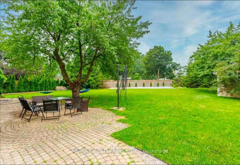 Upper - 1749 Wembury Rd, Mississauga, L5J 4G4 | Image 2