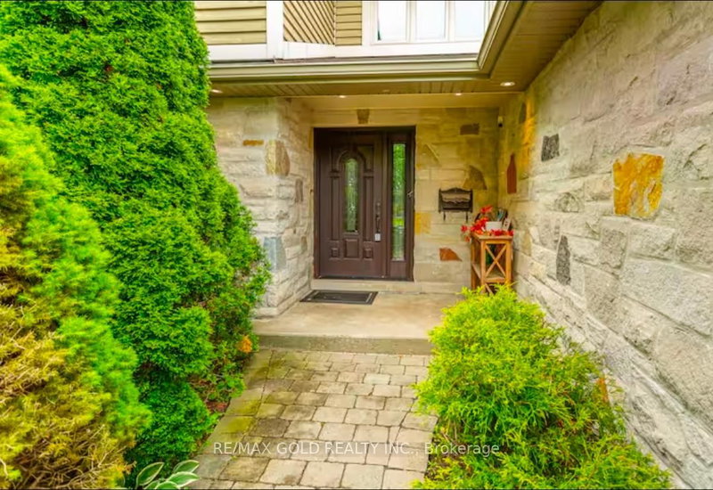 Upper - 1749 Wembury Rd, Mississauga, L5J 4G4 | Image 3
