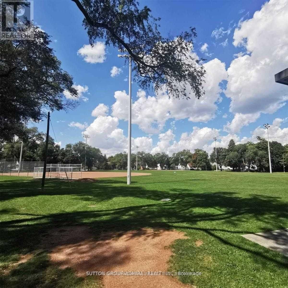 Condo for lease at 323-7 Smith Crescent, Toronto, Ontario, M8Z 0G3 - Stonegate-Queensway - MLS: W12684838