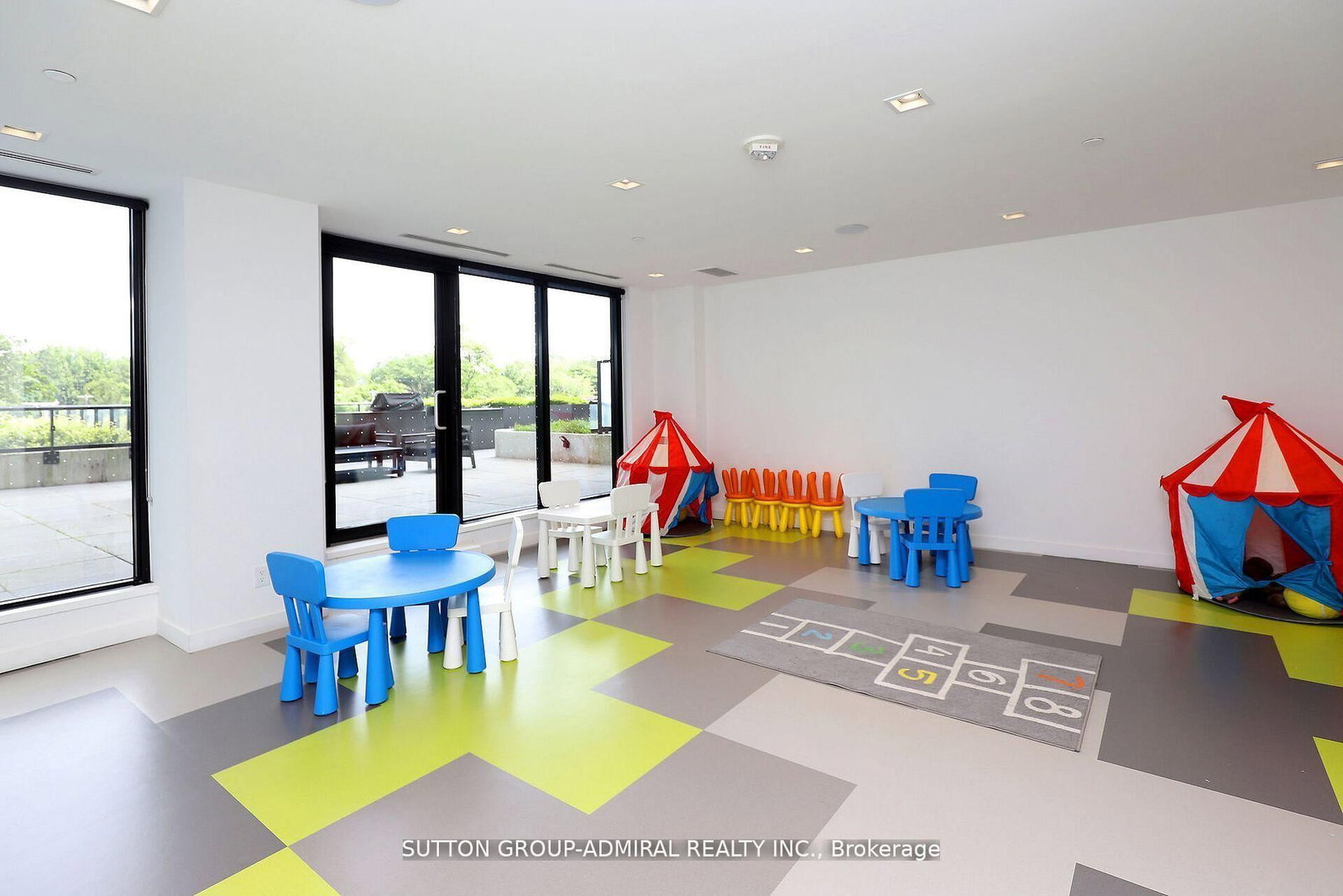 Condo for lease at 323-7 Smith Crescent, Toronto, Ontario, M8Z 0G3 - Stonegate-Queensway - MLS: W12684838