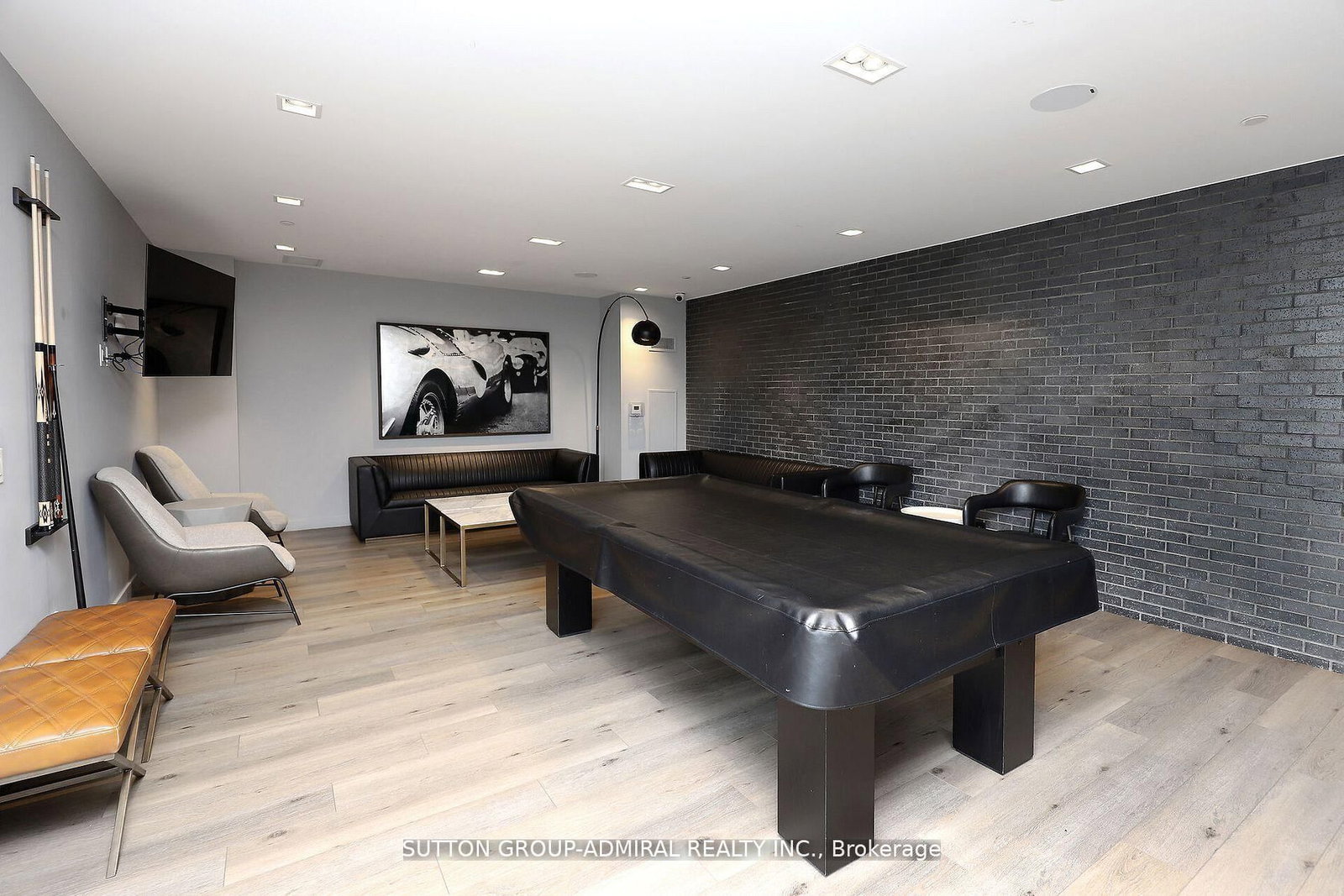 Condo for lease at 323-7 Smith Crescent, Toronto, Ontario, M8Z 0G3 - Stonegate-Queensway - MLS: W12684838