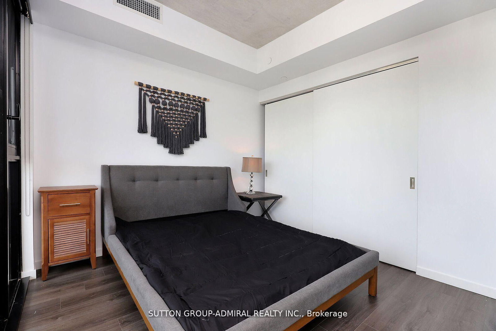 Condo for lease at 323-7 Smith Crescent, Toronto, Ontario, M8Z 0G3 - Stonegate-Queensway - MLS: W12684838