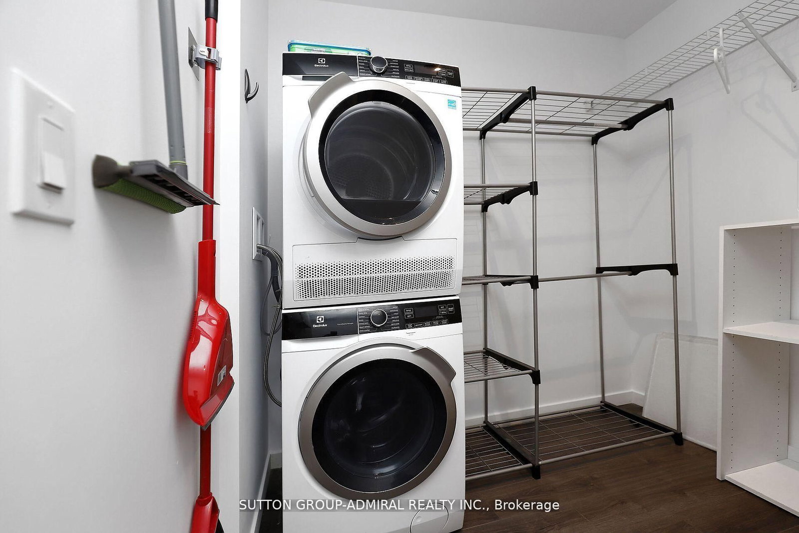 Condo for lease at 323-7 Smith Crescent, Toronto, Ontario, M8Z 0G3 - Stonegate-Queensway - MLS: W12684838