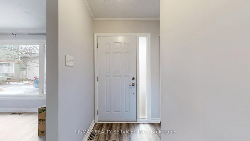 87 Huntingwood Cres, Brampton, L6S 1S5 | Image 2