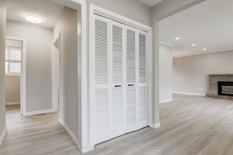 1191 Newton Rd, Oakville, L6H 2A1 | Image 3