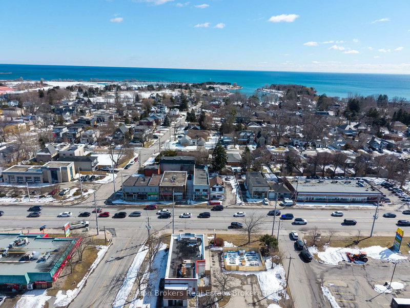 620 Lakeshore Rd E, Mississauga, L5G 1J4 | Image 3