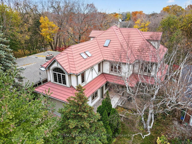 1670 Lincolnshire Blvd, Mississauga, L5E 2S7 | Image 2