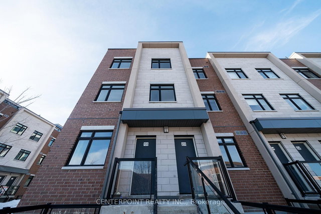 233 - 1060 Douglas Mccurdy Common