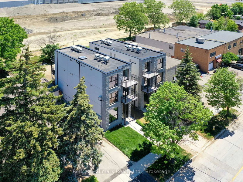 400 - 155 Thirtieth St, Toronto, M8W 3C3 | Image 2