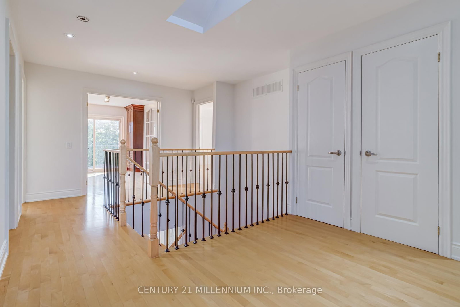 Detached House sold at 5230 Creditview Road, Mississauga, Ontario, L6W 2B3 - East Credit - MLS: W12689068