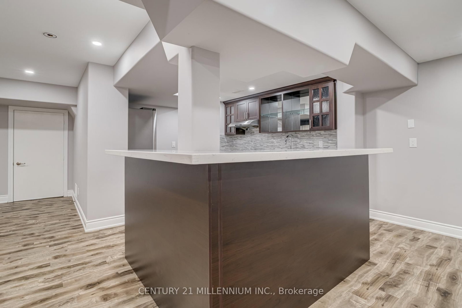 Detached House sold at 5230 Creditview Road, Mississauga, Ontario, L6W 2B3 - East Credit - MLS: W12689068