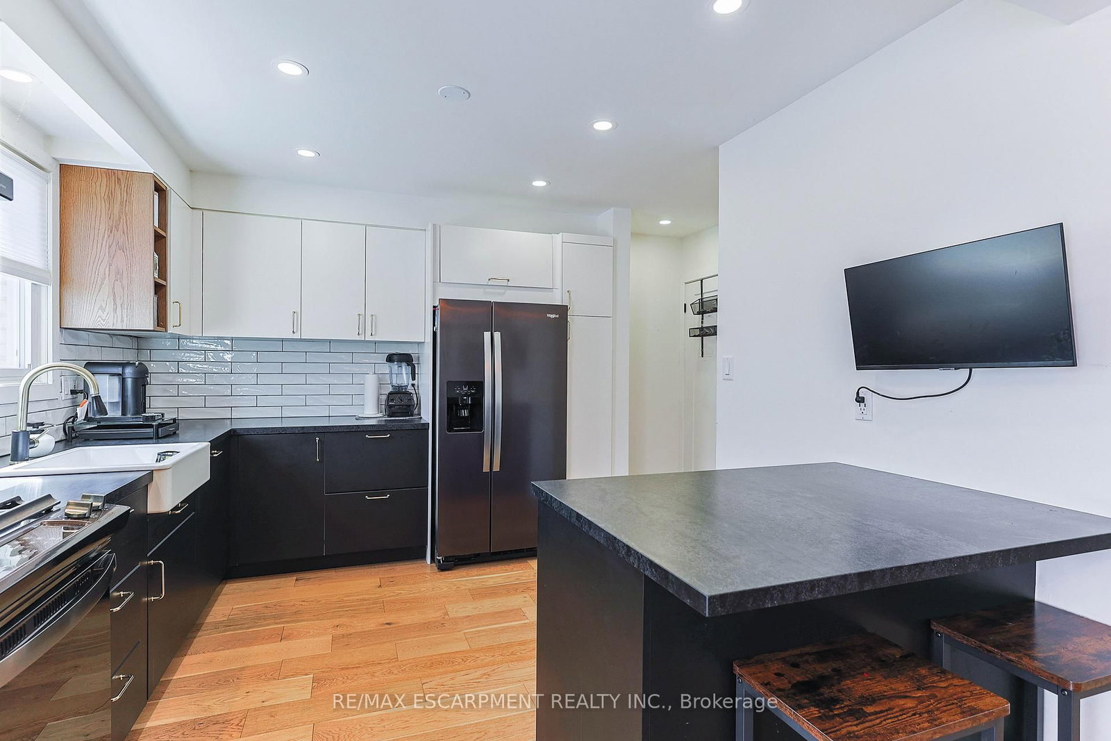 Townhouse for sale at 54-5475 Lakeshore Road, Burlington, Ontario, L7L 1E1 - Appleby - MLS: W12689086