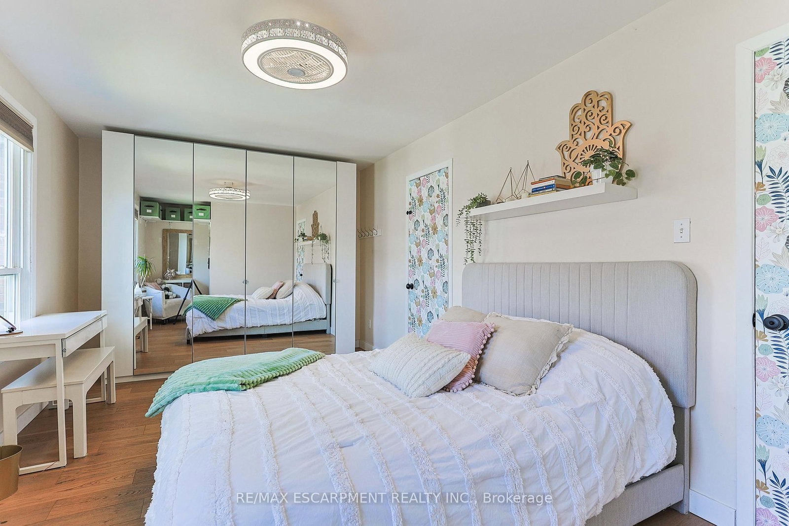 Townhouse for sale at 54-5475 Lakeshore Road, Burlington, Ontario, L7L 1E1 - Appleby - MLS: W12689086