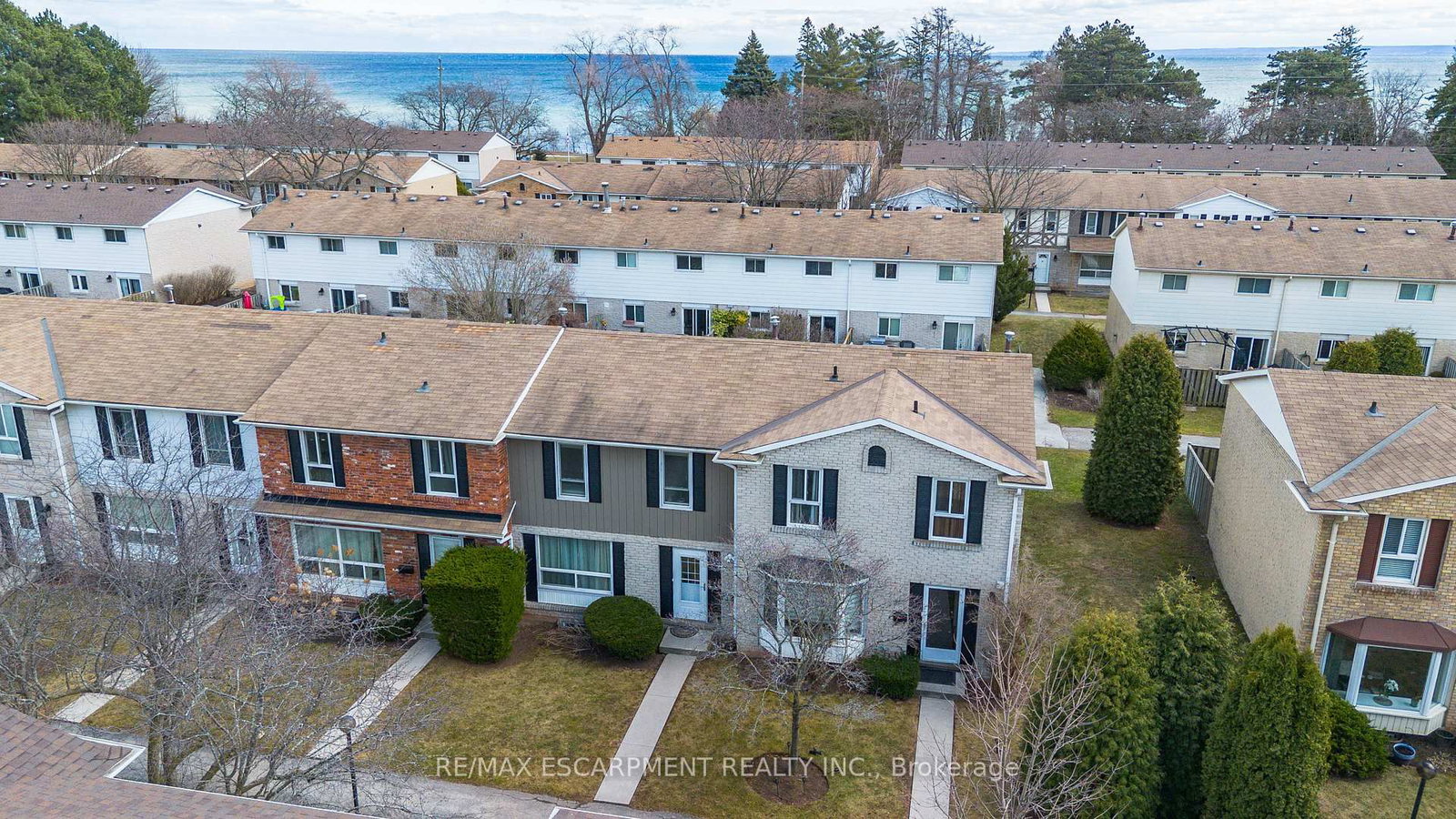 Townhouse for sale at 54-5475 Lakeshore Road, Burlington, Ontario, L7L 1E1 - Appleby - MLS: W12689086