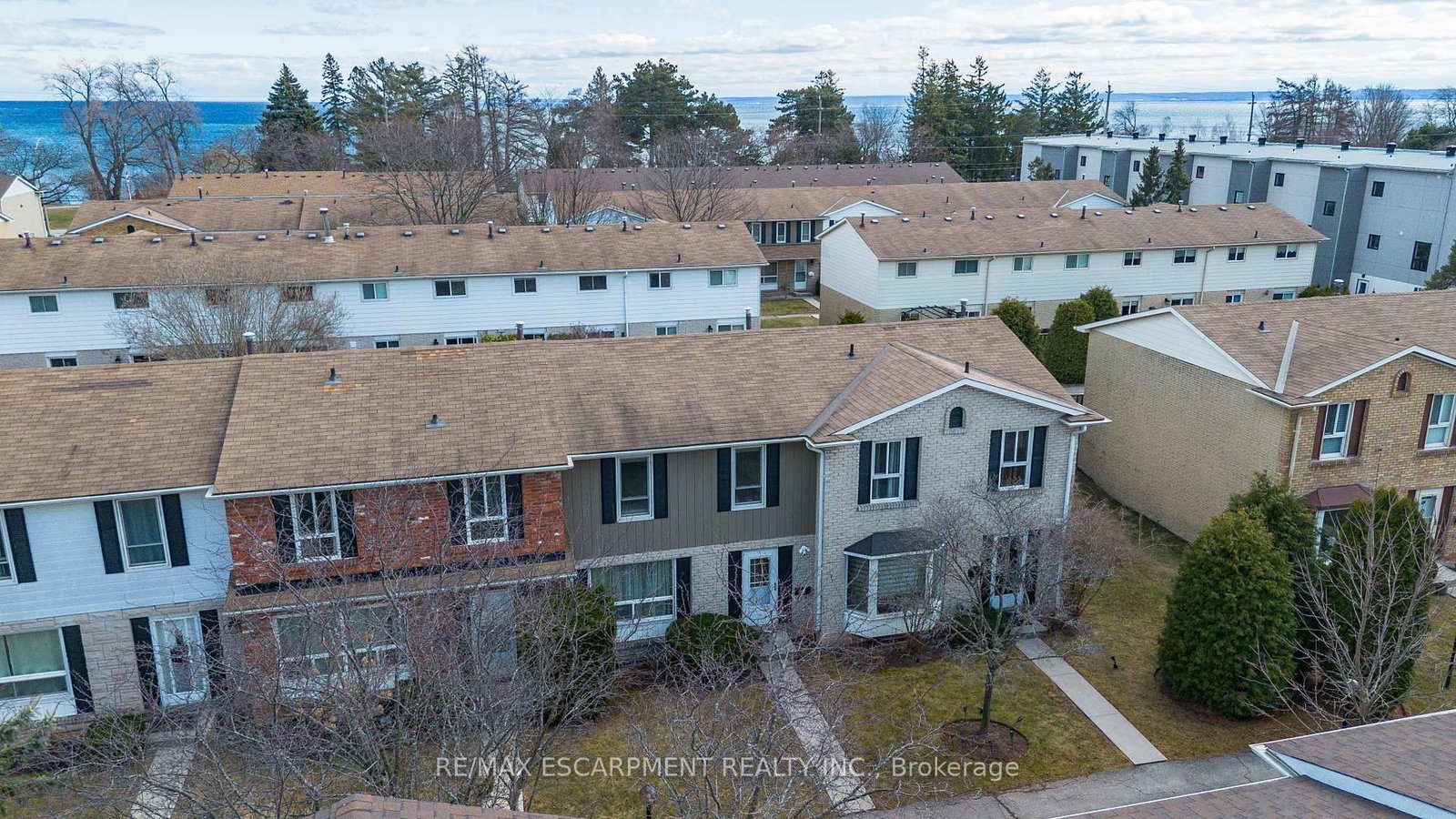 Townhouse for sale at 54-5475 Lakeshore Road, Burlington, Ontario, L7L 1E1 - Appleby - MLS: W12689086