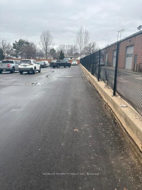 201-203 - 875 Main St E, Milton, L9T 3Z3 | Image 2