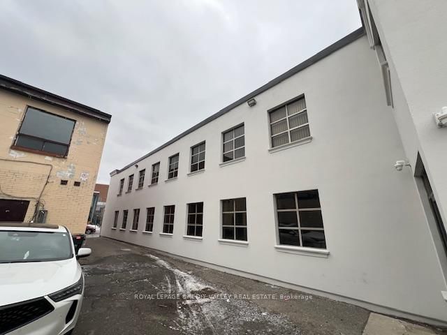 32 Queen Street W, Unit 201 - Photo 10