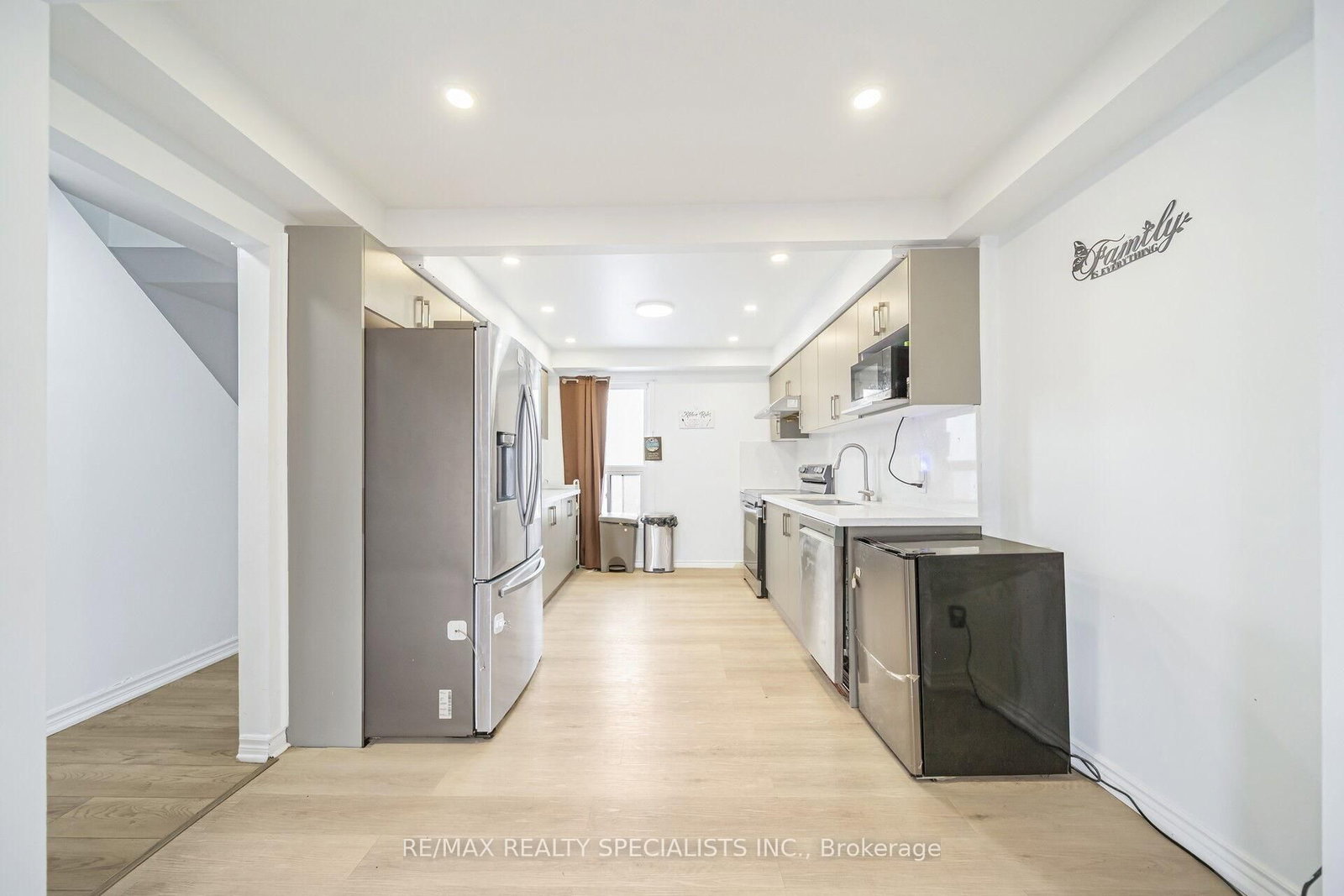 Townhouse for sale at 66 Enmount Drive, Brampton, Ontario, L6T 4C9 - Southgate - MLS: W12689422