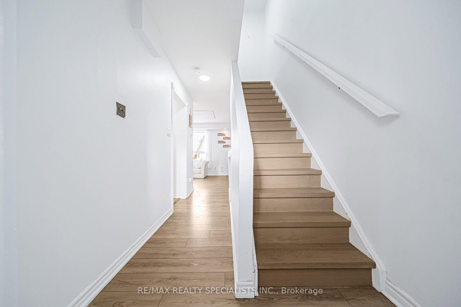 Townhouse for sale at 66 Enmount Drive, Brampton, Ontario, L6T 4C9 - Southgate - MLS: W12689422