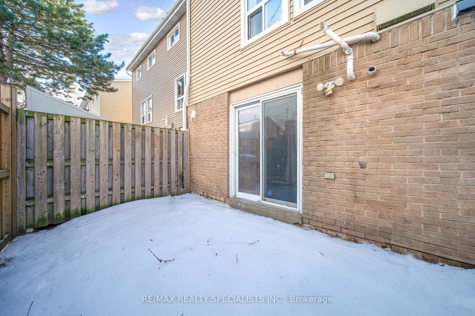 Townhouse for sale at 66 Enmount Drive, Brampton, Ontario, L6T 4C9 - Southgate - MLS: W12689422
