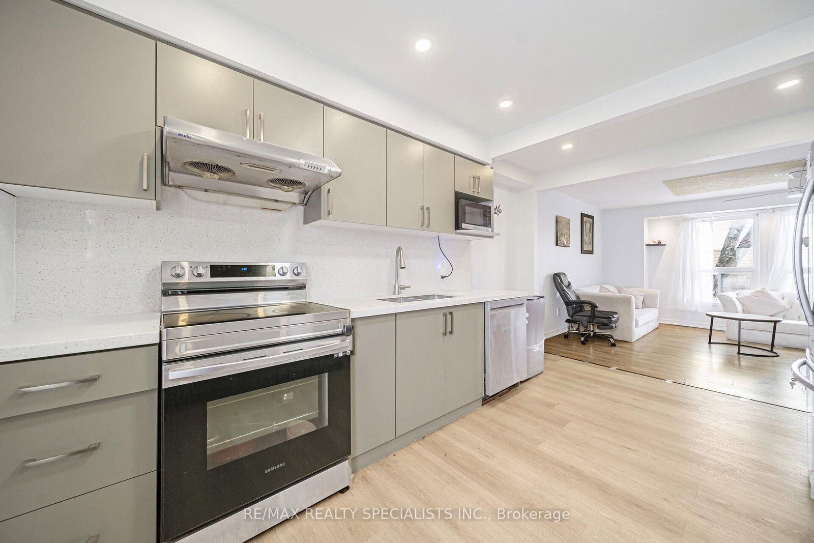 Townhouse for sale at 66 Enmount Drive, Brampton, Ontario, L6T 4C9 - Southgate - MLS: W12689422