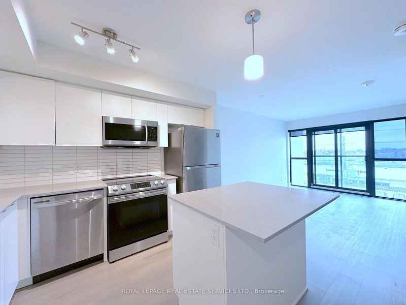 409 - 3385 Dundas St W, Toronto, M6S 2S2 | Image 2