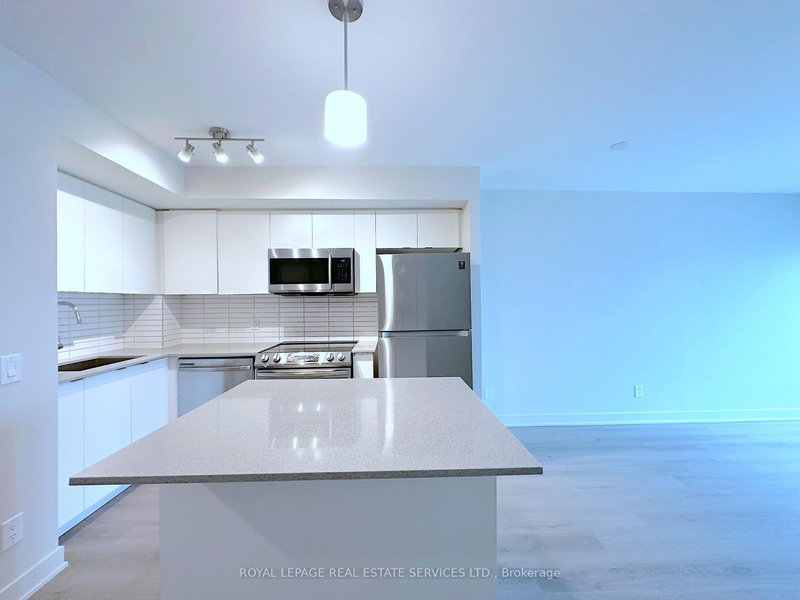 409 - 3385 Dundas St W, Toronto, M6S 2S2 | Image 3