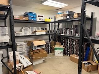 37 Kodiak Crescent, Unit 6 - Photo 2