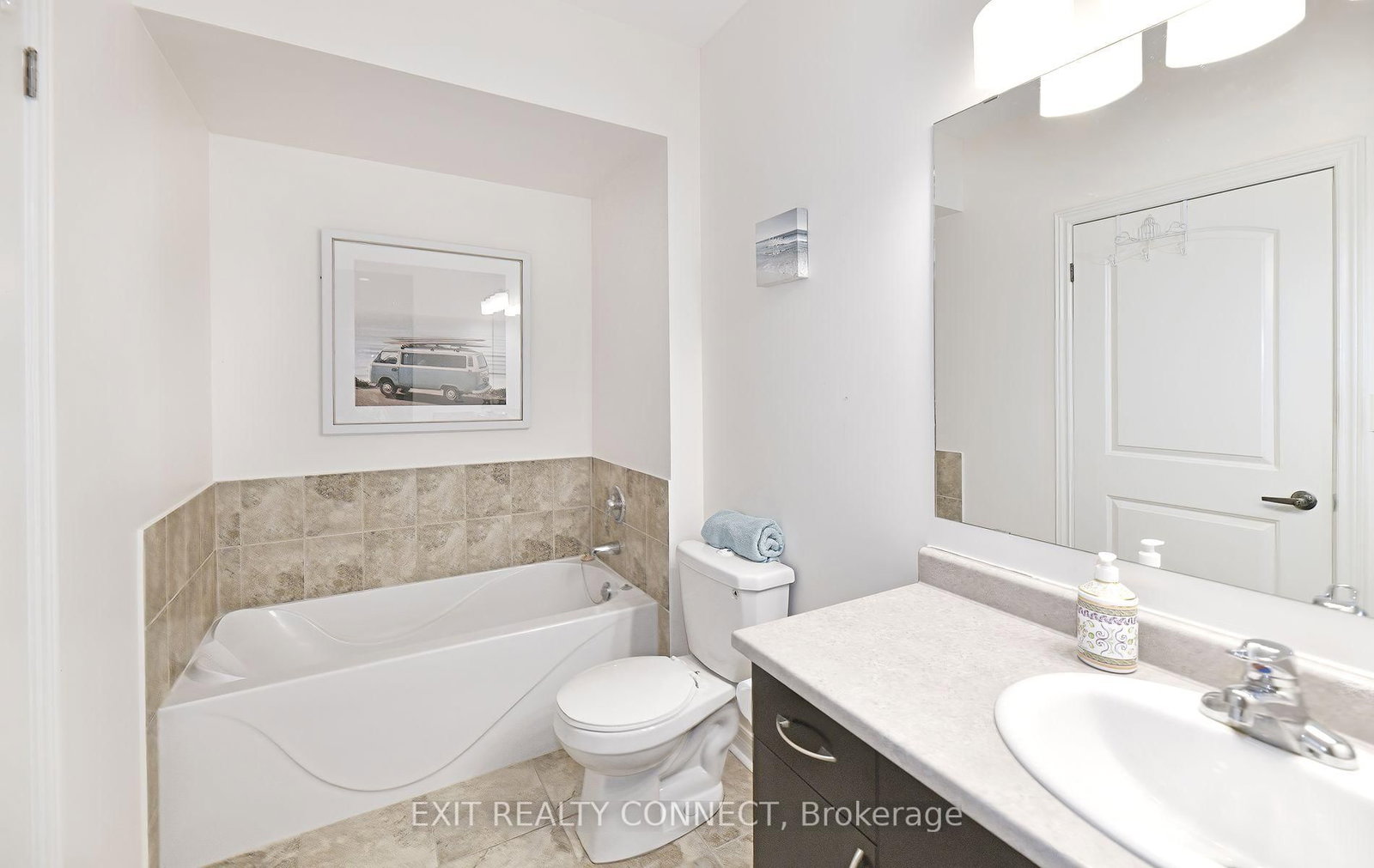 Condo for sale at 112-383 Main Street, Milton, Ontario, L9T 8K8 - Old Milton - MLS: W12690572