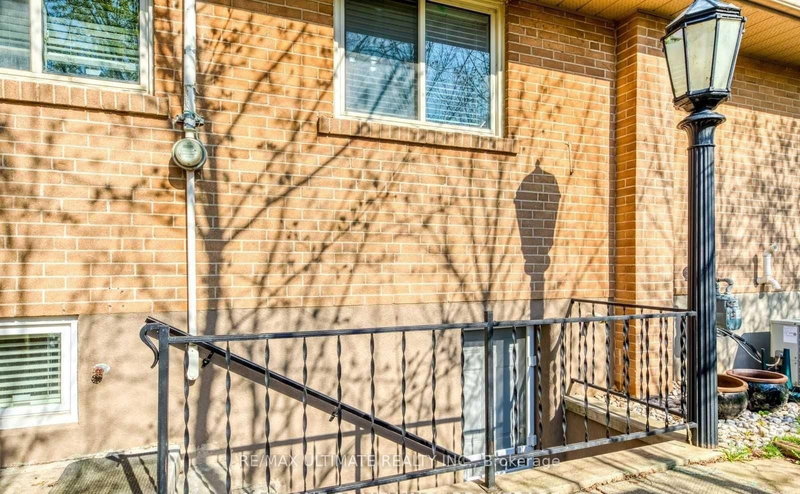 Lower - 1209 Sixth Line, Oakville, L6H 1W8 | Image 2