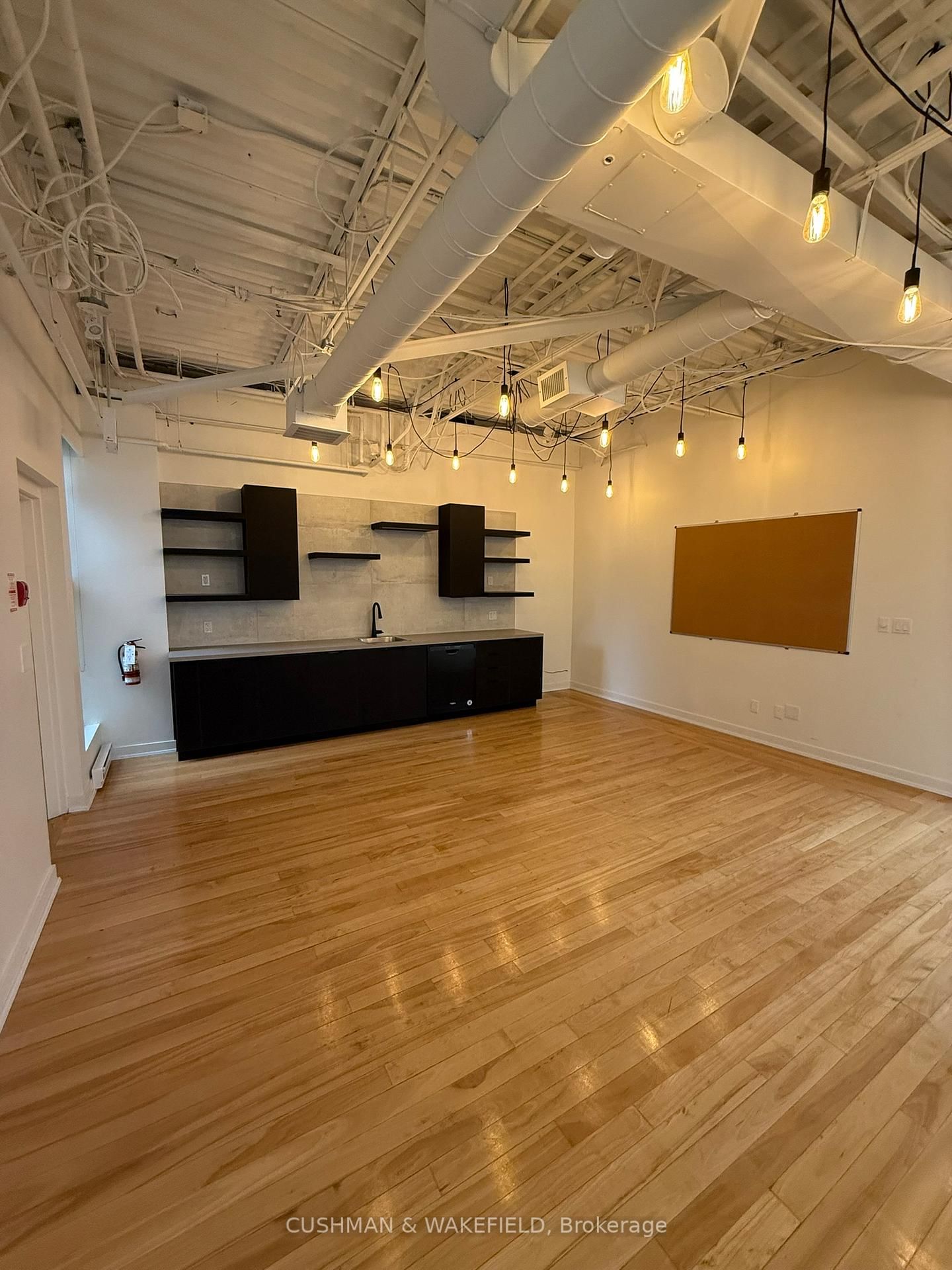 21 Kodiak Crescent, Unit 200 - Photo 22