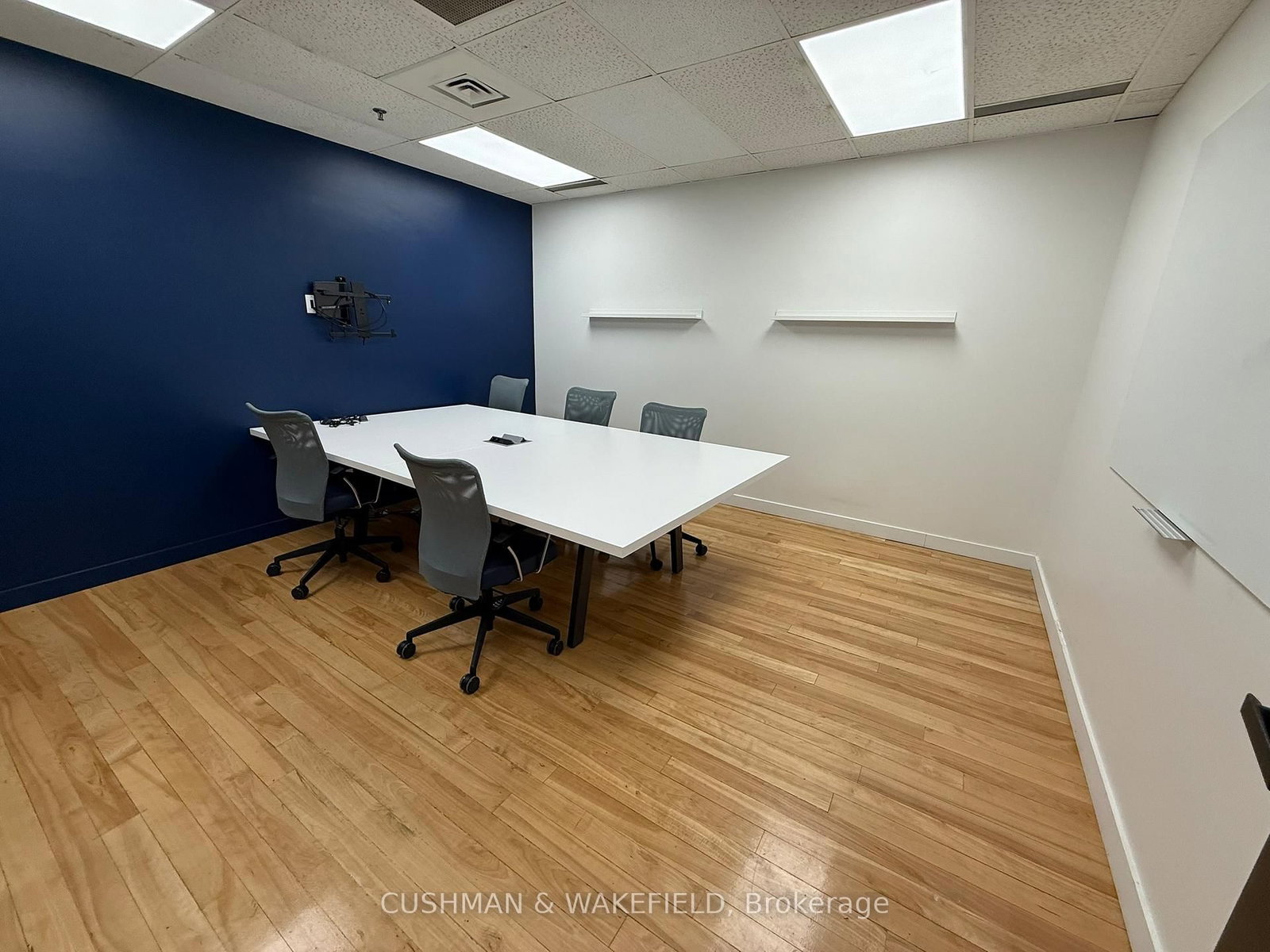 21 Kodiak Crescent, Unit 200 - Photo 7