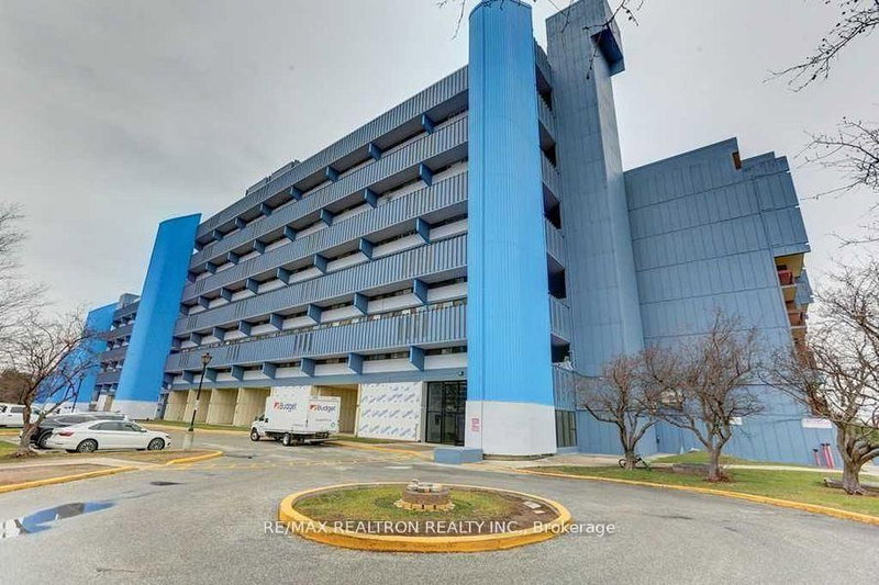 home for lease on 637-4645 Jane Street