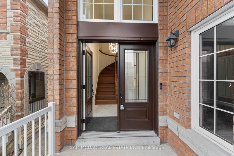 5180 Littlebend Dr, Mississauga, L5M 8B6 | Image 2