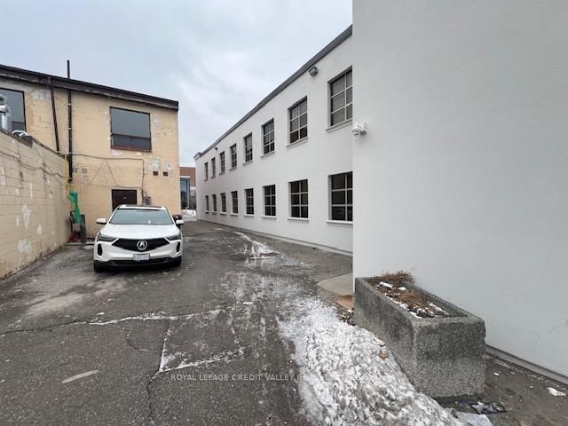 32 Queen Street W, Unit 203 - Photo 11